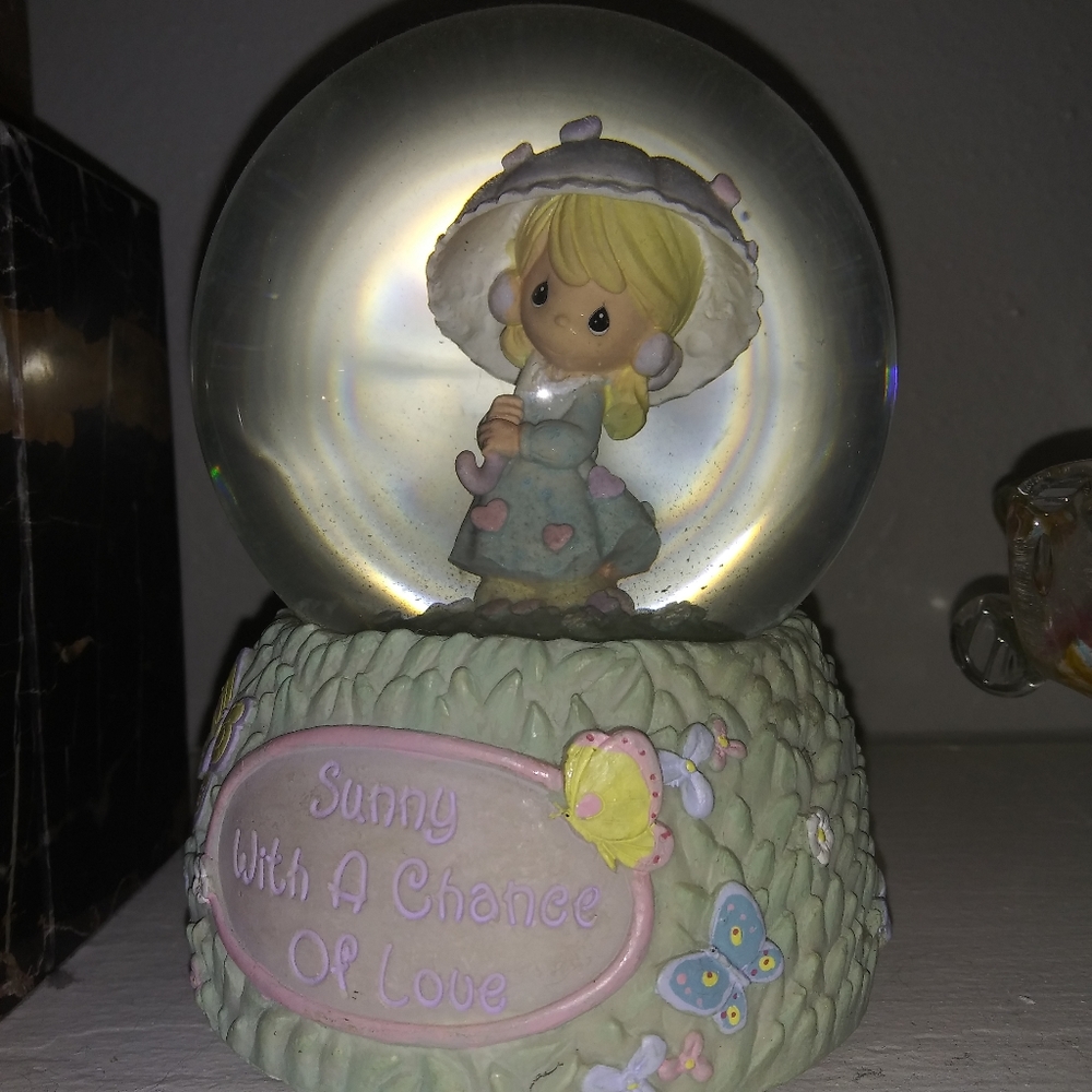 Precious Moments snowglobe